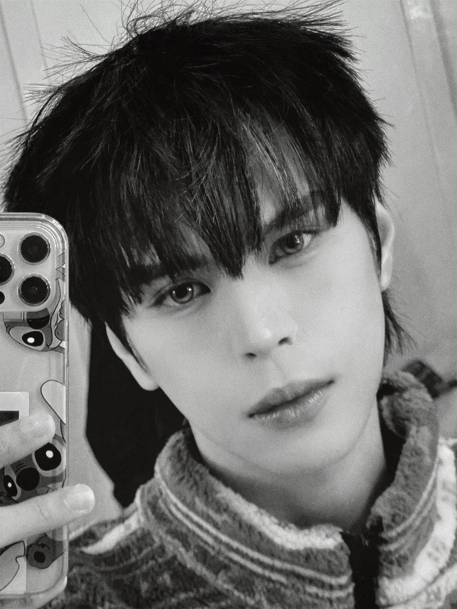 [WIJI]
Lighting in this make up room is so good. 😫😫 Anyway, salamat sa mga ESENSE lagi kayong present. Dami kong new faces na nakikita and super nakakatuwa na everytime na nakikita namin kayo, padami kayo ng padami. I love you ESENSE! 

#6ENSE