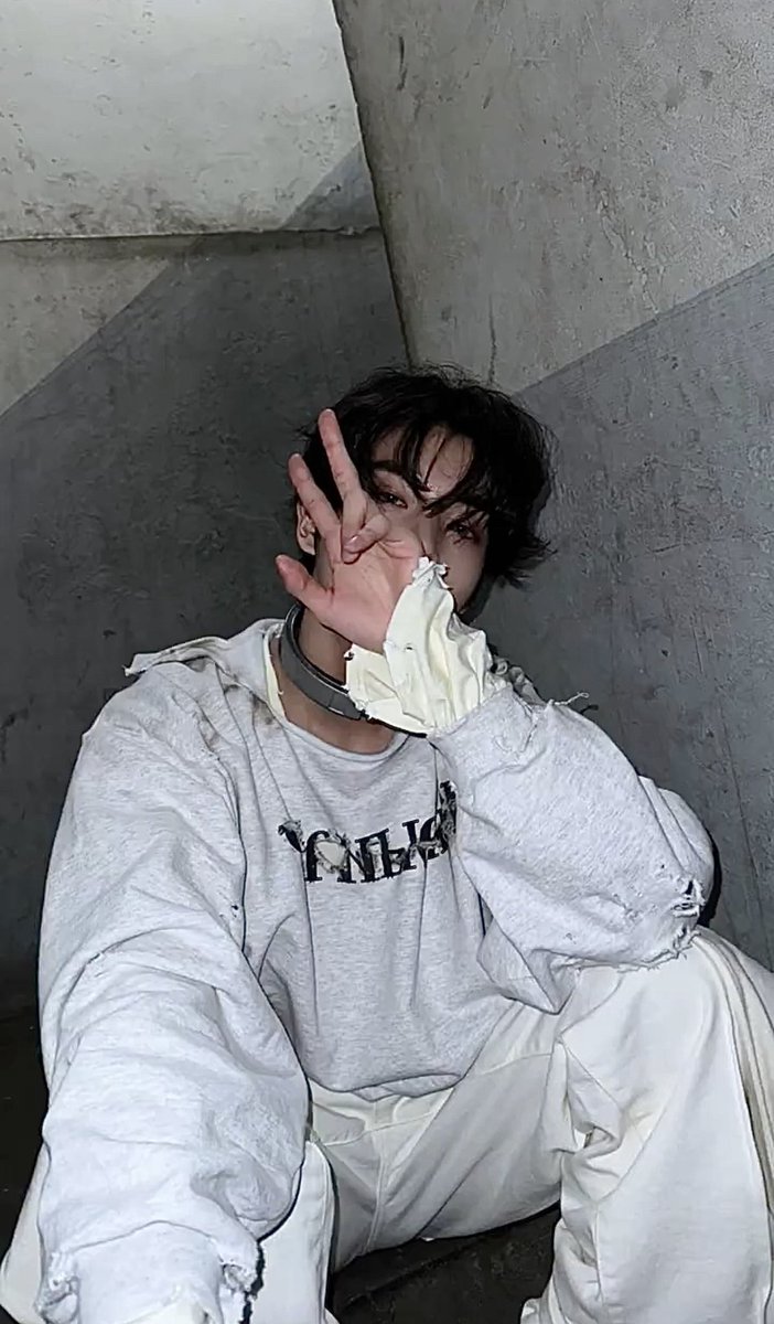 sjydaiIy's tweet image. he’s so fine #JAKE #제이크