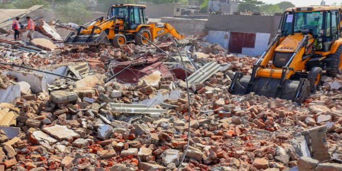 Chandola Lake Demolition: 9 religious structures razed today | DeshGujarat