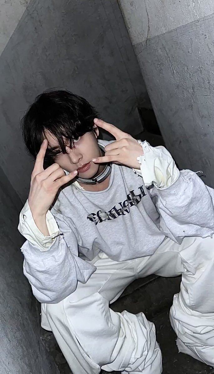 sjydaiIy's tweet image. he’s so fine #JAKE #제이크