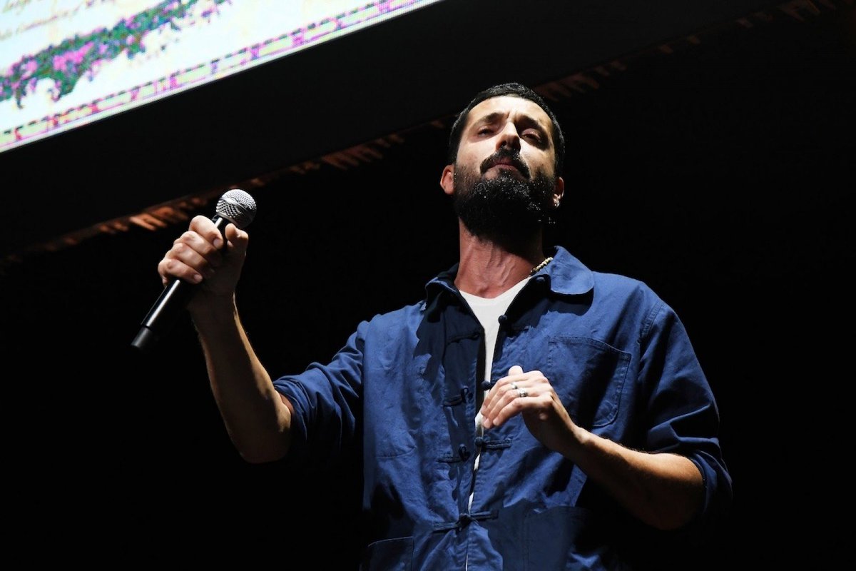 enderrock's tweet photo. El cantautor alguerès #DavideCasu presenta ‘Tot i res’, el segon disc llarg en català de la seva carrera 💫

🗣️ "L'alguerès em posa en comunicació amb una part de mi com no ho fa ni l'italià"

✍🏻 @quimv 
https://t.co/bTOsBU9NRL https://t.co/Pj5xHouvaL