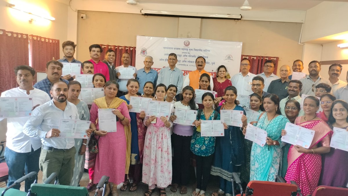 🎓 AIILSG #Pune Centre (Center No. 62258) celebrated the Degree Distribution Ceremony for students of Dec 2023 &amp; May 2024 batches.

Grads from BA, BCom, MBA, B.Lib, M.Lib, MA &amp; Journalism Diploma were honored under <a href="/YCMOU/">YCMOU</a> &amp; Ashoka Institute.

#GraduationDay  #AcademicExcellence
