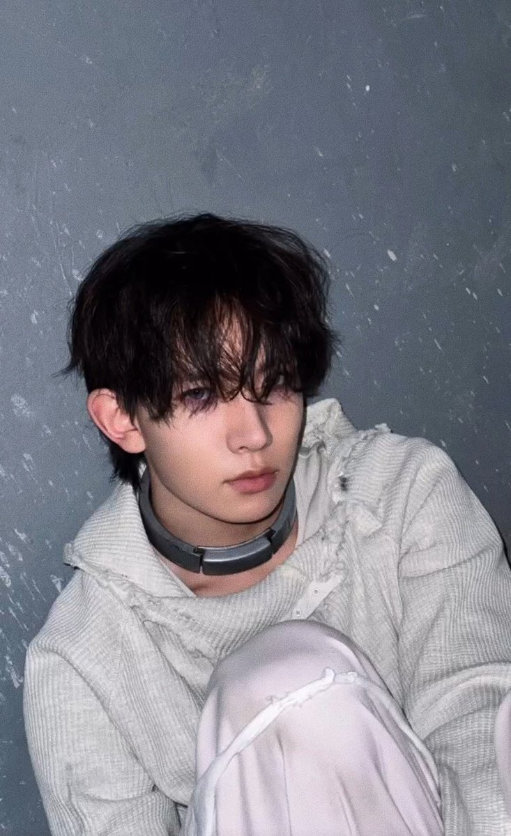 EVAN01ACE's tweet photo. HD version this is so handsome 😭🤍 https://t.co/8Ir4u3siVe