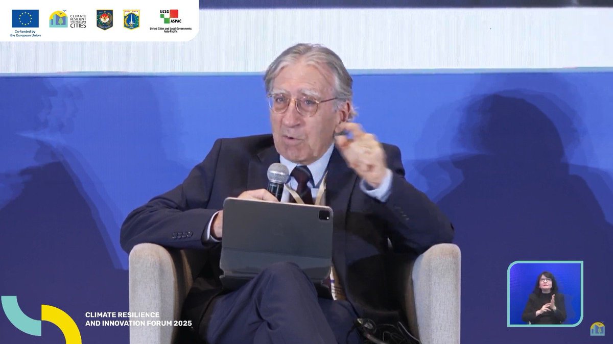 cricproject's tweet image. Mr. Luis Gomez-Echeverri (IIASA) shared how science-policy integration, systems thinking, and modelling help shape long-term climate governance. #CRIF2025 #4BetterLocal