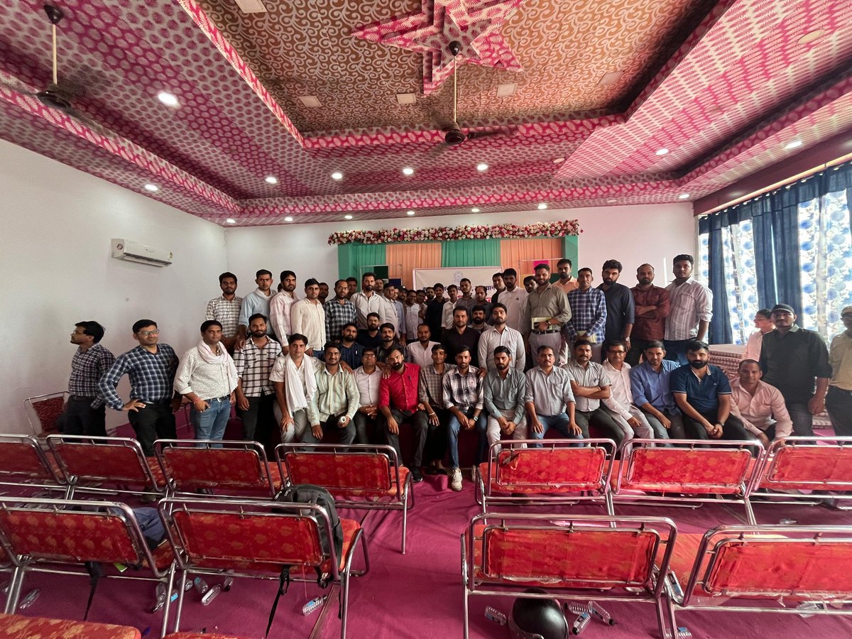 nkchoudhary0691's tweet image. कंप्यूटर अनुदेशको का प्रदेश स्तरीय अधिवेशन सम्पन्न ✍️
1. कैडर विस्तार करें 
2. वेतन विसंगति दूर करें
3. प्रत्येक ग्राम पंचायत स्तर पर कंप्यूटर विज्ञान ऐच्छिक विषय शुरू करें
4. कक्षा 9 से 12 तक कंप्यूटर की पुस्तकें उपलब्ध करवाएं @madandilawar @vinodmittal9  @pantlp  @BhajanlalBjp