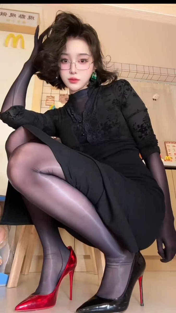 octlsm's tweet photo. 每天���重样……接视频定制……
＃广州女王 ＃广州丝足 ＃广州抓龙筋 ＃广州SM https://t.co/NKUf2vcaJa