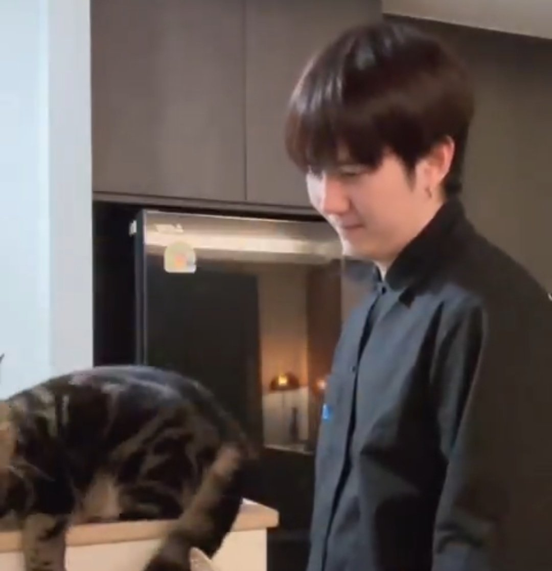 หล่ออ่ะ หล่อมาก!!!!!

ʚ˙⋆ #บิวจักรพันธ์ #BuildJakapan ⋆˙ɞ  
          ❀˖° <a href="/JakeB4rever/">BIU.</a> °˖❀