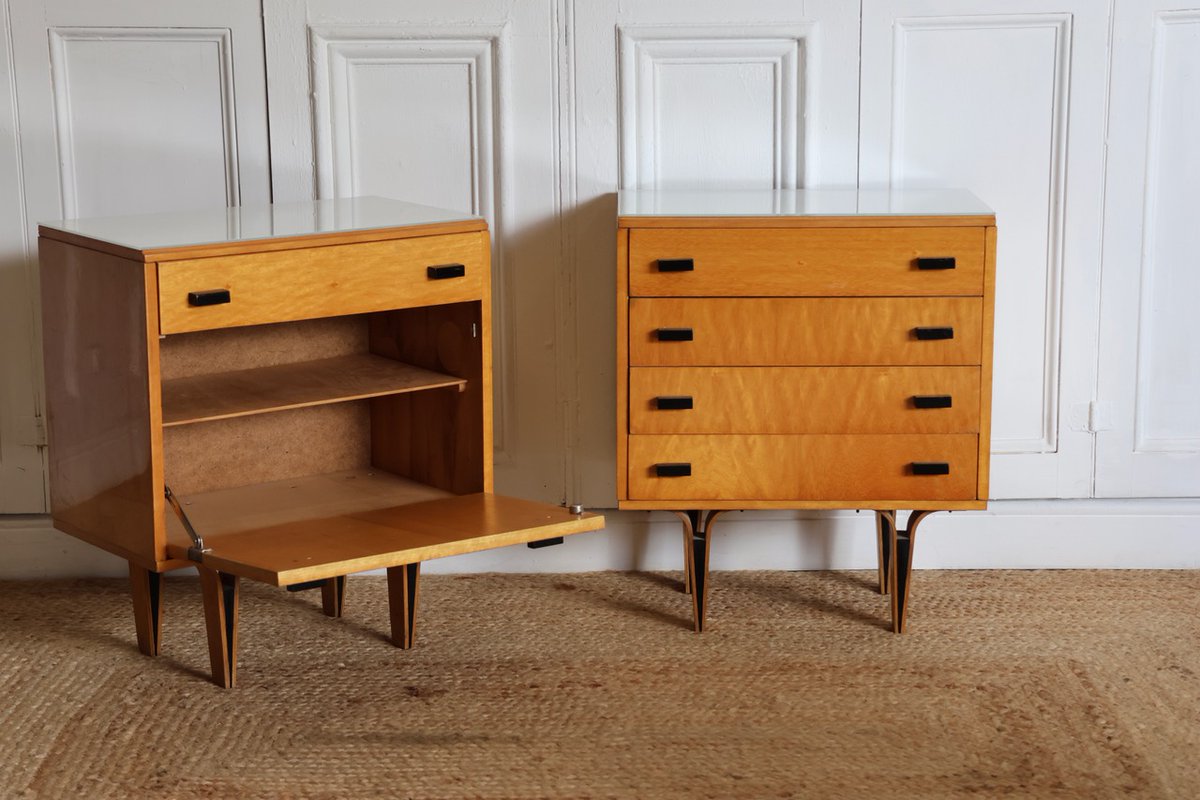 BrownriggUK's tweet image. Stylish Pair of Mid 20th Century Bedside Tables

tinyurl.com/mxeskk5y

#bedsidetable #antiquebedsidetable #pairoftable #antiquetable