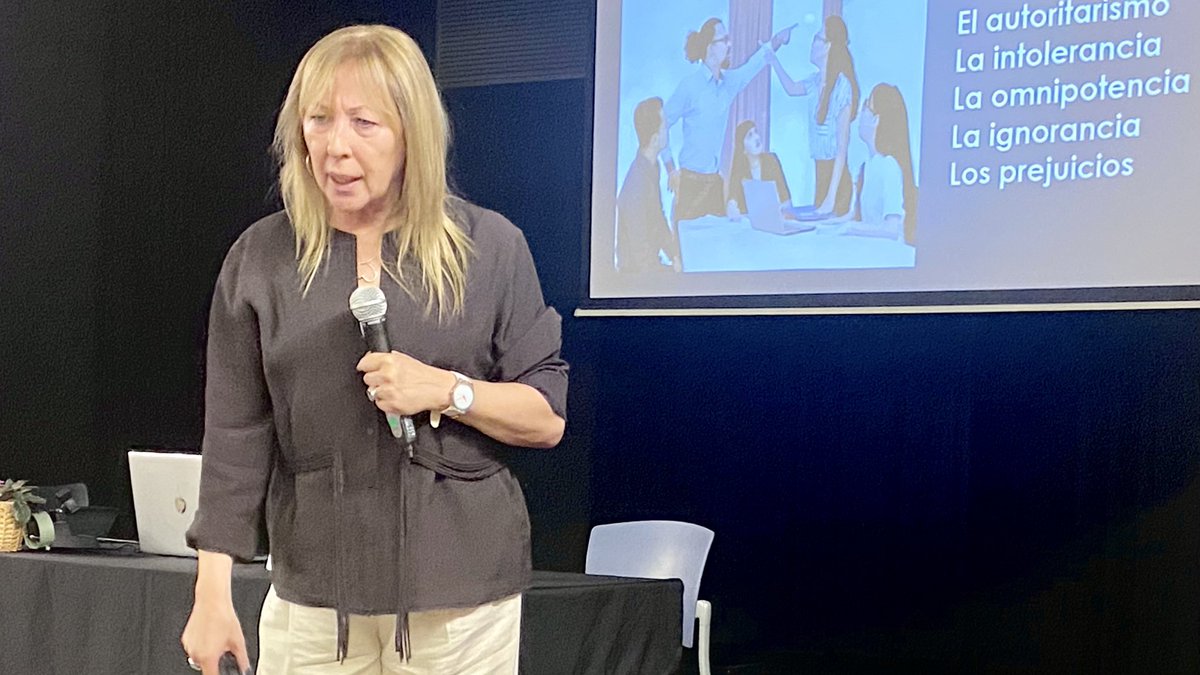 #JornadaMediació 💬 Conferència marc: La mediació comunitària i la salut social. Aportacions i reptes
 
🗣️ A càrrec de Gabriela Rodríguez Querejazu, pedagoga i especialista en resolució de conflictes
 
💪 La mediació enforteix el benestar col·lectiu
 #20anysMediacióSbd