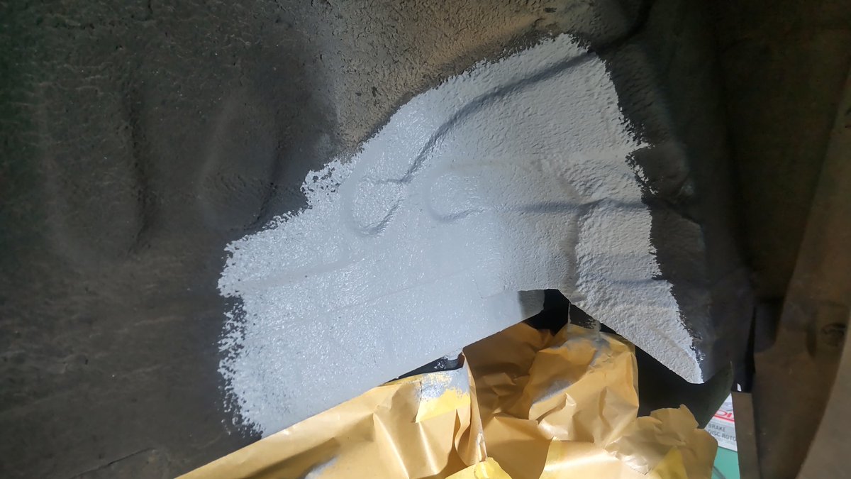 opp_style_FRP's tweet image. リブロックからのチッピングコートまで完了！
内側も純正っぽくハケ目仕上げ。
納車も完了🫡

オーナーにも喜んでもらえて良かったです。
グリル足付けしてたら時間切れ。
塗装は時間に余裕がないと失敗するんで今日はやめときます（笑）