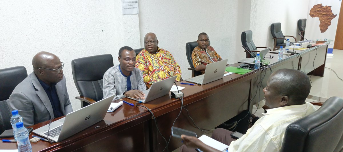 💧 IWMI at Mono Basin | #G4DR Workshop

In Benin, IWMI &amp; partners from Benin &amp; Togo held a technical workshop to advance groundwater monitoring &amp; gender inclusion. 

✅ GW monitoring objectives set 
✅ Hydro-census planned 
✅ Assessment of gender and social inclusion