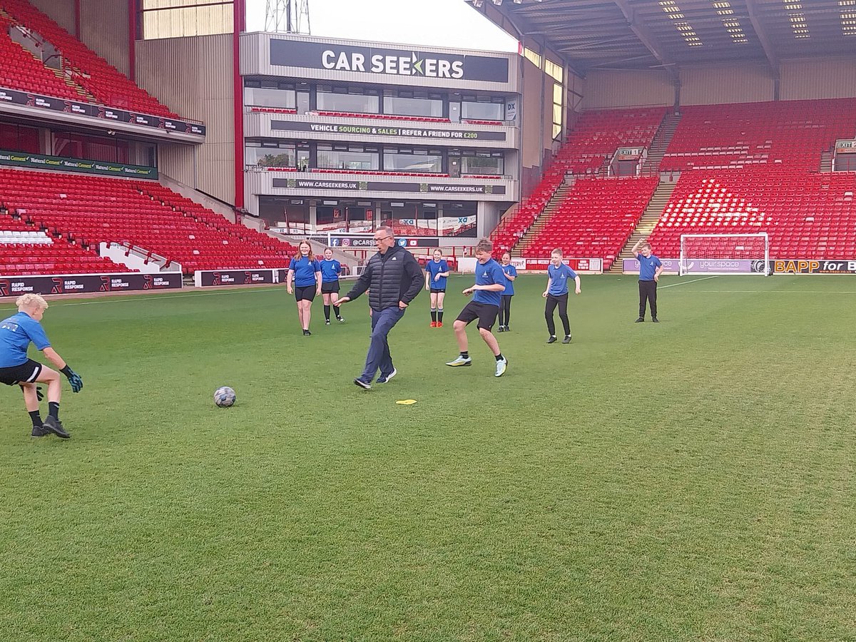 ElsecarPE's tweet photo. Our Year 5/6 children have had a fantastic morning playing football on the pitch at Oakwell stadium 😃⚽️🥅 What an incredible experience for our children who have been exceptional role models and ambassadors for our school. #ElsecarPE https://t.co/uS784SFCpG