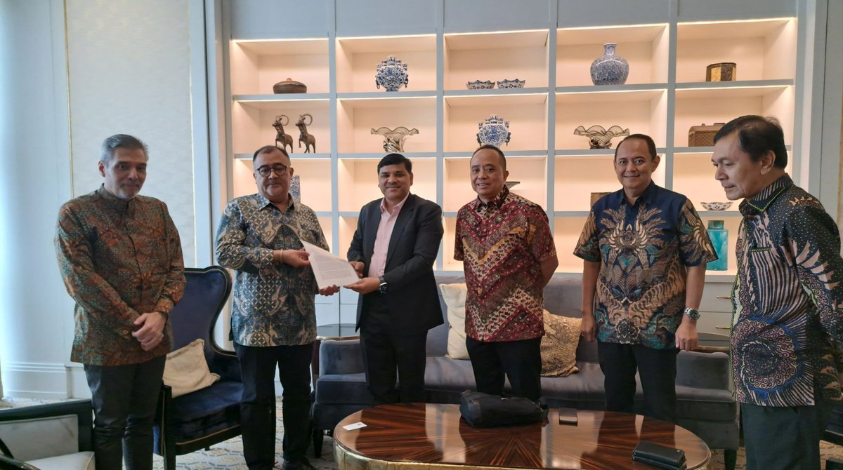 🤝Strengthening Carbon Market Collaboration with Indonesia
Ashok Kumar from GCC’s Stakeholder Management Department &amp; delegates from IDCTA recently engaged in a meeting with the Ministry of Environment and Forestry of the Republic of Indonesia to discuss potential collaboration.