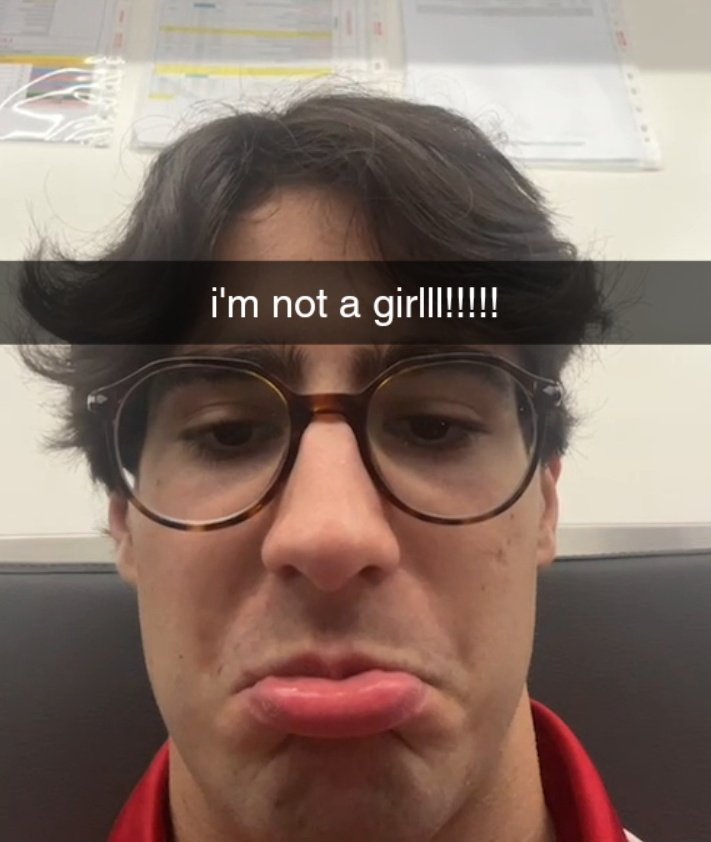 he's nawtttt a girlllll!!!! 😡🤬