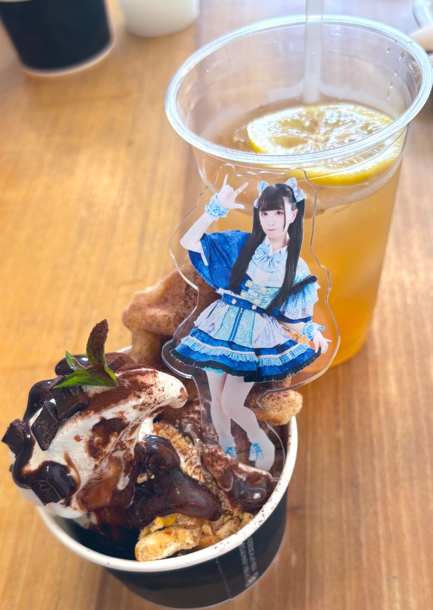 Yupa_MCZ's tweet photo. 暑い💦いただきます😋🍨🍫
#兎丸教 #CRYSTALCAFE https://t.co/qHlHl7dgf8