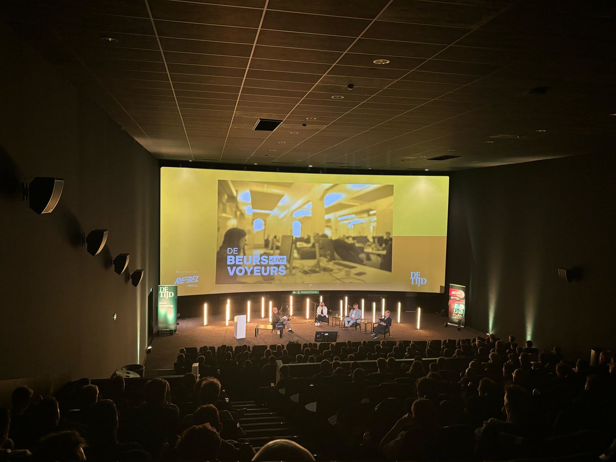 Normaal in de cocon v onze studio maar nu out, loud en proud in een volle zaal in Kinepolis Gent. Wat een mooie avond!

Dank aan alle kleine beleggers en beursliefhebbers die erbij waren en een praatje kwamen slaan

De Beursvoyeurs is er voor &amp; dankzij jullie ❤️
