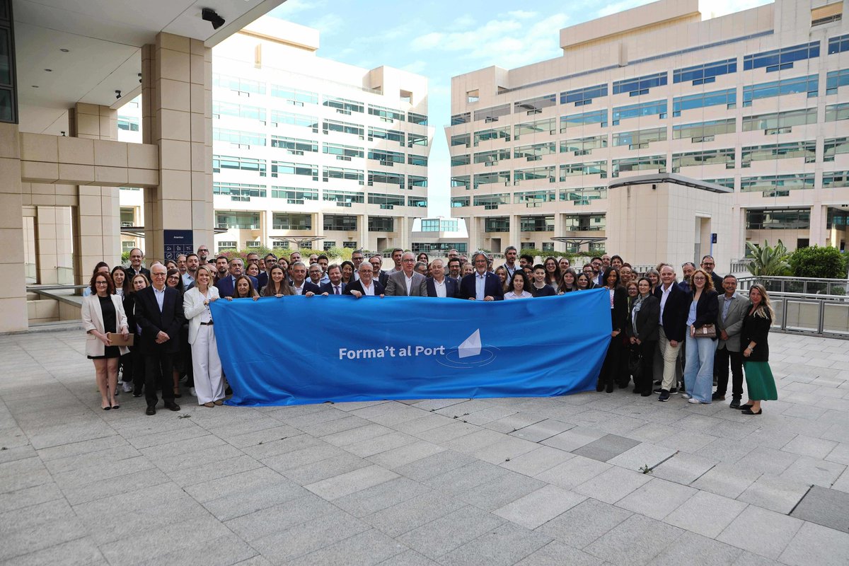 ILB_CAT (@ilb_cat) on Twitter photo 10è aniversari Forma’t al Port
El 15 de maig va tenir lloc a la sala Barcelona el 10è aniversari de Forma’t al Port impulsat per l’Escola Europea Intermodal Transport.
<a href="/PortdeBarcelona/">Port de Barcelona</a> <a href="/consorciedubcn/">Consorci d'Educació</a> <a href="/educaciocat/">Educació</a> #connectedtochange 10è aniversari Forma’t al Port
El 15 de maig va tenir lloc a la sala Barcelona el 10è aniversari de Forma’t al Port impulsat per l’Escola Europea Intermodal Transport.
<a href="/PortdeBarcelona/">Port de Barcelona</a> <a href="/consorciedubcn/">Consorci d'Educació</a> <a href="/educaciocat/">Educació</a> #connectedtochange