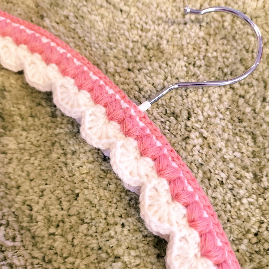ハンガーカバーをチラ見せ🧶
ハート模様のものを週末アトリエに納品します︎🤍