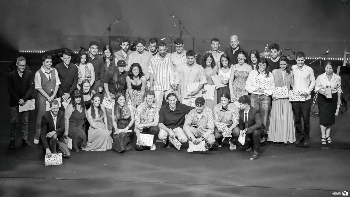huertafotografia (@byajhl) on Twitter photo Fulles de llorer <a href="/teatrevictoria/">Teatre Victòria</a> <a href="/institutteatre/">Institut del Teatre</a> <a href="/LCI_Barcelona/">LCI Barcelona</a> <a href="/escrbcc/">ESCRBCC</a> <a href="/Eolia_CSAD/">EÒLIA Centre Superior d'Art Dramàtic</a> <a href="/JamSessionBCN/">Escuelas de Música Jam Session</a> <a href="/esmuccat/">ESMUC</a> <a href="/iedbarcelona/">IED Barcelona - Istituto Europeo di Design</a> <a href="/tallerdemusics/">Taller de Músics</a> <a href="/byAJHL/">huertafotografia</a> <a href="/gencat/">Generalitat de Catalunya</a> #huertafotografia #teatrevictoria #enseyament #graduated #graduation2025 Fulles de llorer <a href="/teatrevictoria/">Teatre Victòria</a> <a href="/institutteatre/">Institut del Teatre</a> <a href="/LCI_Barcelona/">LCI Barcelona</a> <a href="/escrbcc/">ESCRBCC</a> <a href="/Eolia_CSAD/">EÒLIA Centre Superior d'Art Dramàtic</a> <a href="/JamSessionBCN/">Escuelas de Música Jam Session</a> <a href="/esmuccat/">ESMUC</a> <a href="/iedbarcelona/">IED Barcelona - Istituto Europeo di Design</a> <a href="/tallerdemusics/">Taller de Músics</a> <a href="/byAJHL/">huertafotografia</a> <a href="/gencat/">Generalitat de Catalunya</a> #huertafotografia #teatrevictoria #enseyament #graduated #graduation2025