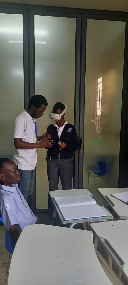 KabojjaSchool's tweet image. Today our Year 8 students explored real world physics in a fully immersive Virtual Reality lesson.
An experience redefining classroom learning through innovation and Technology.
#VirtualRealityInEducation #InnovativeLearning #DigitalLearning #TransformingEducation