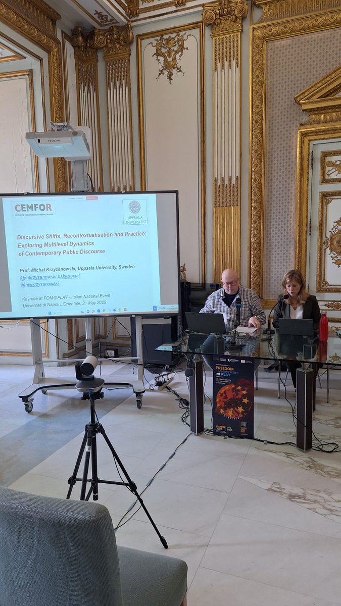 Freedom of Movement Discourses - UniOr Team (@fomatplayit) on Twitter photo First keynote just started!
Michał Krzyżanowski <a href="/mwkrzyzanowski/">Michał Krzyżanowski @mkrzyzanowski@bsky.social</a>:
"Discursive Shifts, Recontextualisation and Practice: Using Discourse Ethnographic Analysis (DEA) to Explore Multilevel Dynamics of Contemporary Public Discourse" First keynote just started!
Michał Krzyżanowski <a href="/mwkrzyzanowski/">Michał Krzyżanowski @mkrzyzanowski@bsky.social</a>:
"Discursive Shifts, Recontextualisation and Practice: Using Discourse Ethnographic Analysis (DEA) to Explore Multilevel Dynamics of Contemporary Public Discourse"