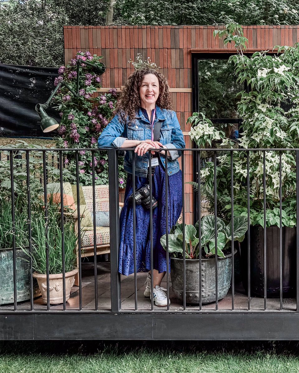 The <a href="/The_RHS/">The RHS</a> Chelsea Flower Show 2025 is taking place this week. I love the <a href="/PeterBealesRose/">Peter Beales Roses</a> Rosa Veilchenblau on this Balcony Garden, sponsored by <a href="/VikingCruises/">Viking</a>  #RHSChelsea #APlacetoRead | Press Invite