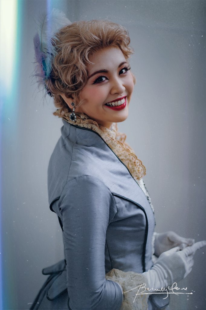 #ミュージカルフランケンシュタイン 
大千穐楽、終演🐻
今は抱えていた、大きな何かが抜けて行った感じです。これが感無量ということか‥
色々な感情をお客様に投げかけられていたら、俳優としてこんなに幸せな事はありません。

#ヘッセン夫人
#名前はマリアと名乗ってました
#ありがとうございました