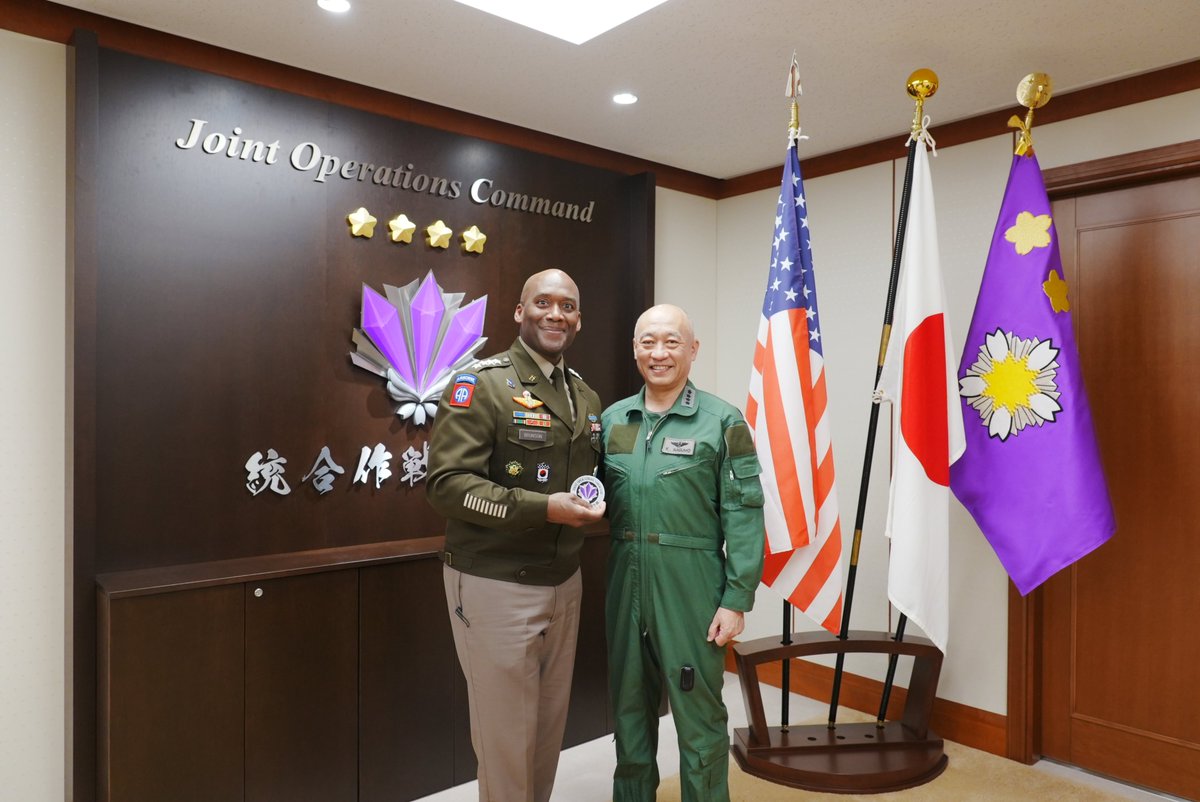 jjoc_pa's tweet image. 5月20日、#統合作戦司令官 は、在韓米軍司令官であるゼイビア・T・ブランソン大将の表敬訪問を受けました。
両司令官は、相互の情勢認識を共有するとともに、今後のさらなる連携の強化について確認しました。
#JJOC