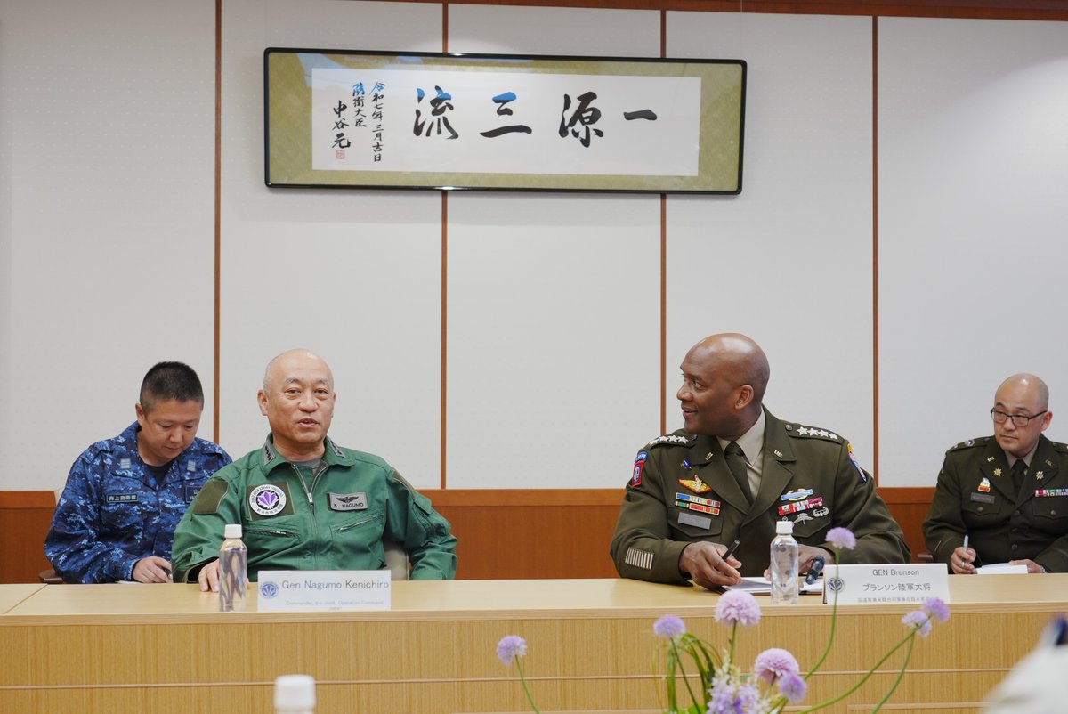 jjoc_pa's tweet image. 5月20日、#統合作戦司令官 は、在韓米軍司令官であるゼイビア・T・ブランソン大将の表敬訪問を受けました。
両司令官は、相互の情勢認識を共有するとともに、今後のさらなる連携の強化について確認しました。
#JJOC