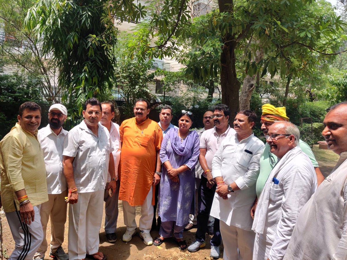 MLA Ch. Surendra Kumar (@mlasurendrakr) on Twitter photo рд╣рд░рд┐рдд рднрд╡рд┐рд╖реНрдп рдХреА рдУрд░ рдПрдХ рдХрджрдо!
рдЧреЛрдХрд▓рдкреБрд░ рд╡рд┐рдзрд╛рдирд╕рднрд╛ рдХреНрд╖реЗрддреНрд░ рдореЗрдВ рд╡реГрдХреНрд╖рд╛рд░реЛрдкрдг рдХрд╛рд░реНрдпрдХреНрд░рдо рдореЗрдВ рднрд╛рдЧ рд▓рд┐рдпрд╛ рдФрд░ рдкрд░реНрдпрд╛рд╡рд░рдг рд╕рдВрд░рдХреНрд╖рдг рдХрд╛ рд╕рдВрджреЗрд╢ рджрд┐рдпрд╛ред
рд╣рд░ рдПрдХ рдкреМрдзрд╛, рдПрдХ рдирдИ рд╕рд╛рдВрд╕ рдХреА рдЙрдореНрдореАрдж рд╣реИред
рдЖрдЗрдП, рд╣рдо рд╕рднреА рдорд┐рд▓рдХрд░ рдЗрд╕ рдкрд╣рд▓ рдХреЛ рдФрд░ рднреА рдордЬрдмреВрдд рдмрдирд╛рдПрдВ рдФрд░ рдЕрдкрдиреЗ рдЖрдиреЗ рд╡рд╛рд▓реЗ рдкреАрдврд╝рд┐рдпреЛрдВ рдХреЗ рд▓рд┐рдП рдПрдХ рд╣рд░рд╛-рднрд░рд╛ рднрд╡рд┐рд╖реНрдп рд╕реБрдирд┐рд╢реНрдЪрд┐рдд рдХрд░реЗрдВред рд╣рд░рд┐рдд рднрд╡рд┐рд╖реНрдп рдХреА рдУрд░ рдПрдХ рдХрджрдо!
рдЧреЛрдХрд▓рдкреБрд░ рд╡рд┐рдзрд╛рдирд╕рднрд╛ рдХреНрд╖реЗрддреНрд░ рдореЗрдВ рд╡реГрдХреНрд╖рд╛рд░реЛрдкрдг рдХрд╛рд░реНрдпрдХреНрд░рдо рдореЗрдВ рднрд╛рдЧ рд▓рд┐рдпрд╛ рдФрд░ рдкрд░реНрдпрд╛рд╡рд░рдг рд╕рдВрд░рдХреНрд╖рдг рдХрд╛ рд╕рдВрджреЗрд╢ рджрд┐рдпрд╛ред
рд╣рд░ рдПрдХ рдкреМрдзрд╛, рдПрдХ рдирдИ рд╕рд╛рдВрд╕ рдХреА рдЙрдореНрдореАрдж рд╣реИред
рдЖрдЗрдП, рд╣рдо рд╕рднреА рдорд┐рд▓рдХрд░ рдЗрд╕ рдкрд╣рд▓ рдХреЛ рдФрд░ рднреА рдордЬрдмреВрдд рдмрдирд╛рдПрдВ рдФрд░ рдЕрдкрдиреЗ рдЖрдиреЗ рд╡рд╛рд▓реЗ рдкреАрдврд╝рд┐рдпреЛрдВ рдХреЗ рд▓рд┐рдП рдПрдХ рд╣рд░рд╛-рднрд░рд╛ рднрд╡рд┐рд╖реНрдп рд╕реБрдирд┐рд╢реНрдЪрд┐рдд рдХрд░реЗрдВред