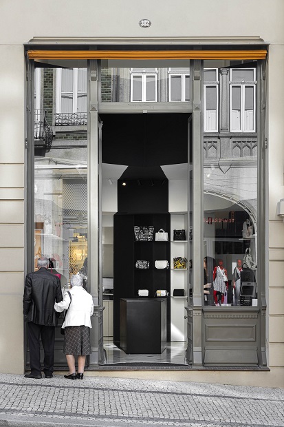 sdetails's tweet image. Aujourd'hui, Détails d' #architecture va au #Portugal à la découverte d'une #boutique réalisée par Anarchlab. Un #intérieur tout en noir et blanc s'offre ainsi au visiteur: #teamarchi
Les photos: @ivotavaresnet
tinyurl.com/3x5myyew