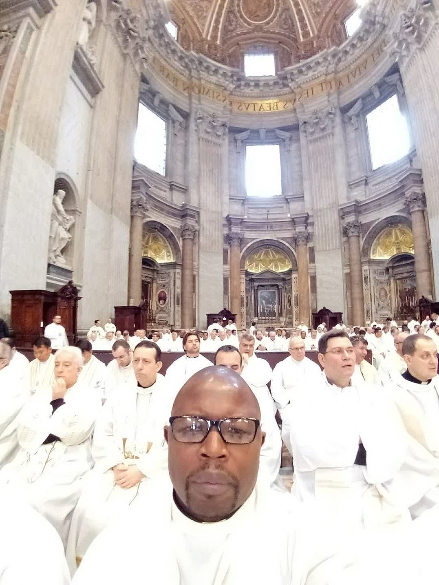 Fr Suoane Julius Letsoela OMI marked his 10th year anniversary of Ordination as an Oblate of Mary Immaculate Priest in Lesotho! Known for his passion for proper liturgy and his support for Catholic media, Fr Letsoela is cherished by his parishioners.  scross.co.za/2025/05/fr-suo…