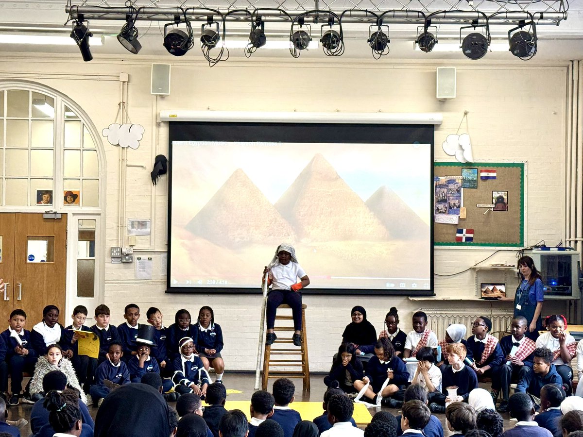 JDPSoffice's tweet image. 🌟 Proud Moment! 🌟
G4 did an amazing job in their class assembly on ancient Egypt! 🏺📜 Their enthusiasm and knowledge were truly impressive. 👏👏
#ProudTeacher #AncientEgypt #ClassAssembly