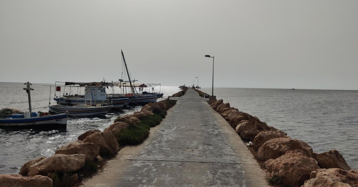 riskstaff's tweet image. 🚨 BRIEFING: Militia leader Al Kikli’s assassination in Tripoli has sparked unrest, exposing PM Dbeiba’s fragile grip. Clashes and protests follow as armed groups gear up for conflict over scarce resources. Is #Libya headed for its next #crisis? MORE >> bit.ly/4kmDsGe