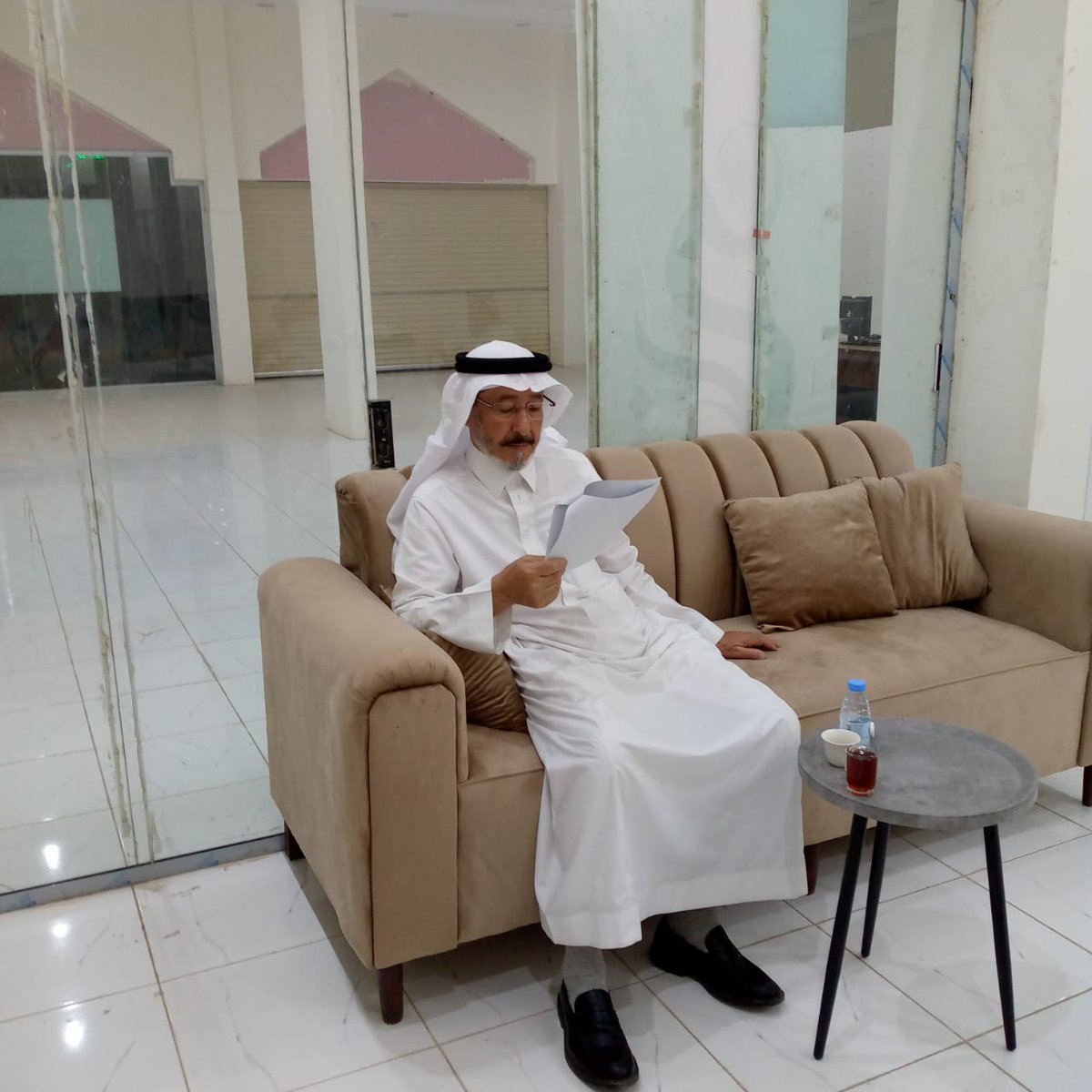 joufdates2002's tweet photo. شاركت الجمعية ممثلة برئيس مجلس الادارة الاستاذ جبر بن مفرح العباس ونائب الرئيس المهندس عبدالله نصيب العفر باللقاء المشترك مع جمعية نحالين دومة الجندل والسادة بنك التنمية ممثلة بالاستاذ يزيد الطويرب لشرح برنامجي ساهم ودائم للجمعيات التعاونية https://t.co/9nYLO0QqBf