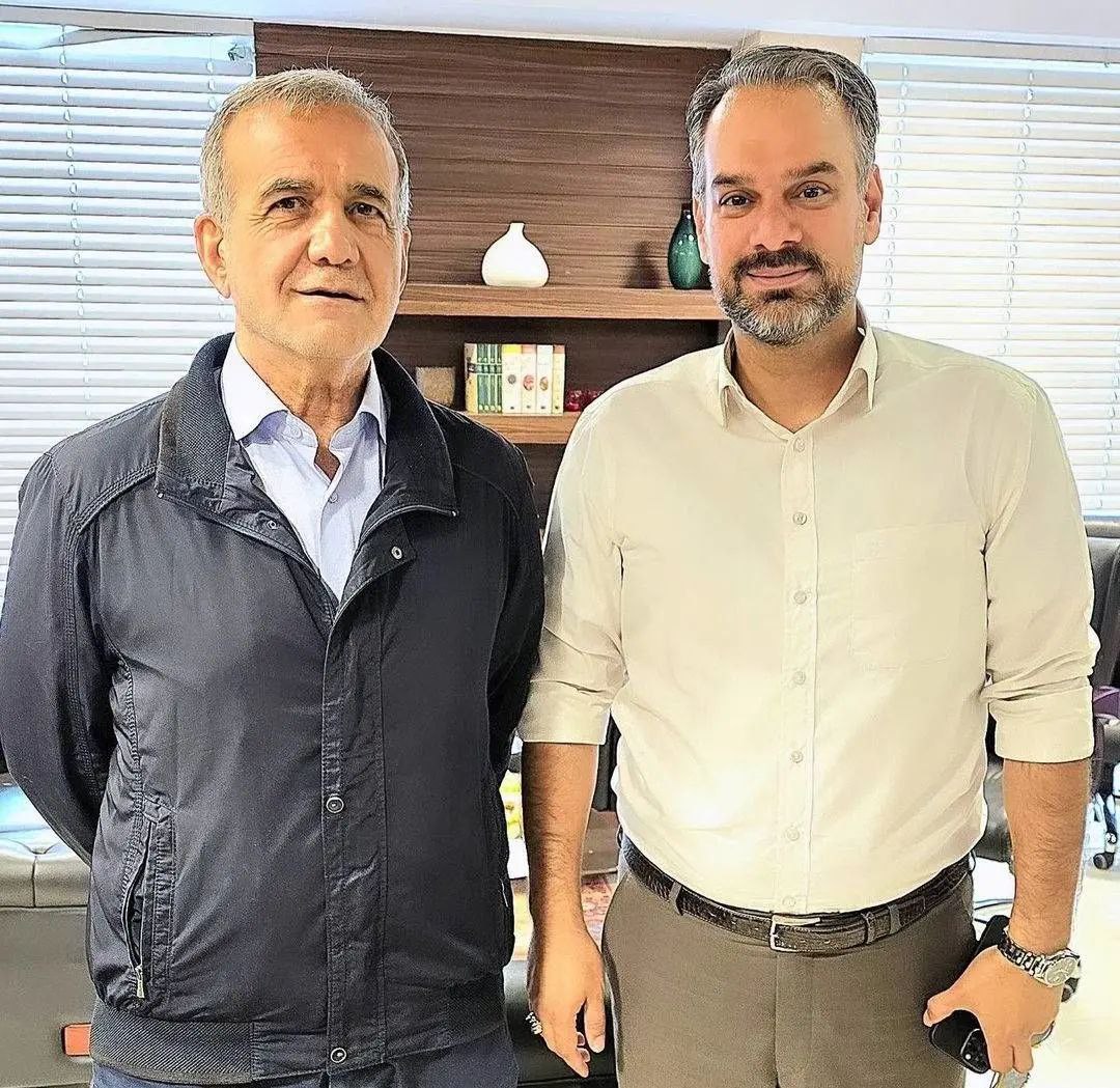 Rahe_dialameh's tweet image. جناب رشیدی کوچی! به این سوالات پاسخ دهید!

جلال رشیدی کوچی نماینده سابق مرودشت که به واسطه بعضی از مواضع پوپولیستی اش در فضای مجازی مشهور شده بود، با وجود ردصلاحیت توسط شورای نگهبان و عدم حضور در مجلس دوازدهم تلاش میکند با اظهارات پوپولیستی و سخن گفتن درباره هر موضوعی، خود را در…