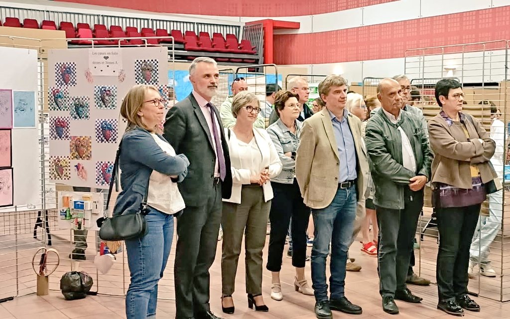 DSDEN de la Somme (@dsden_80) on Twitter photo 🤖Vernissage de l'exposition Les Créatives 🔢 à Doullens en présence de <a href="/PhDestable/">Philippe Destable</a>, IA-Dasen, du maire et de l'IEN de la circonscription. Un travail scientifique mené avec les élèves de l'IME La côte des Vignes, du collège Jean Rostand et des écoles de Doullens et Beauval. 🤖Vernissage de l'exposition Les Créatives 🔢 à Doullens en présence de <a href="/PhDestable/">Philippe Destable</a>, IA-Dasen, du maire et de l'IEN de la circonscription. Un travail scientifique mené avec les élèves de l'IME La côte des Vignes, du collège Jean Rostand et des écoles de Doullens et Beauval.