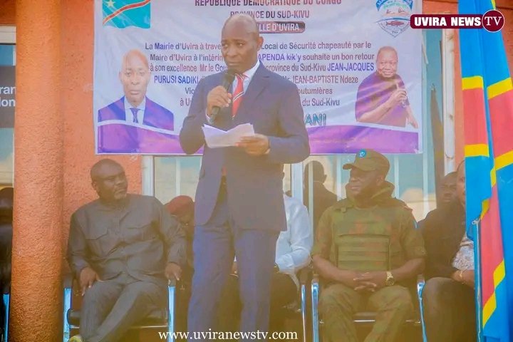 SagyMamengi's tweet photo. Le gouverneur du Sud-Kivu Mr  Jean- Jacques PURUSI est rentré en province. Arrivé à Uvira siège provisoire des institutions provinciales, le gouverneur a dit à la population avoir obtenu des assurances du chef de l'État quant à la reprise de toutes les parties sous occupation. https://t.co/pZB3494G1J