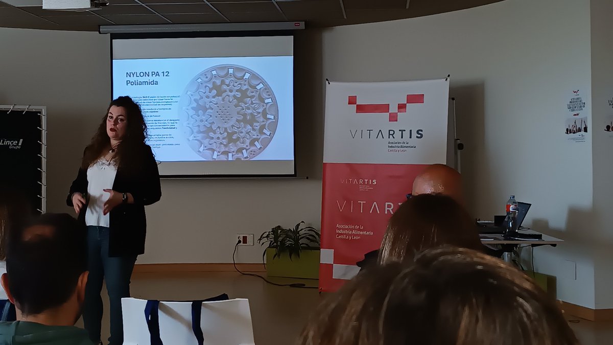 VITARTIS (@vitartis) on Twitter photo Sara Morales, técnico en fabricación aditiva en <a href="/lince_grupo/">Grupo Lince</a>, detalla los diferentes materiales y usos para imprimir #prototipos industriales de #packaging, reemplazo de componentes ⚙️ o piezas descatalogadas Sara Morales, técnico en fabricación aditiva en <a href="/lince_grupo/">Grupo Lince</a>, detalla los diferentes materiales y usos para imprimir #prototipos industriales de #packaging, reemplazo de componentes ⚙️ o piezas descatalogadas