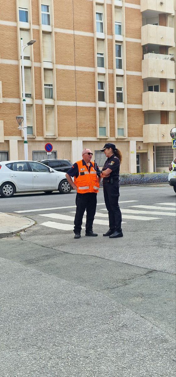 "El Desafío de los 300" en el Colegio San Daniel. El centro se encuentra celebrando la segunda edición de esta prueba deportiva.
<a href="/GobiernodeCeuta/">Gobierno de Ceuta</a> 
<a href="/AnavPCivil/">ANAV ProtecciónCivil</a>