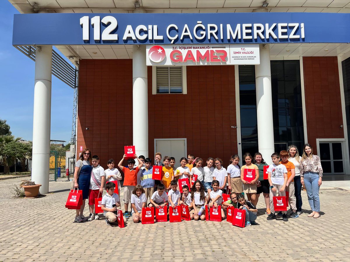 İzmir 112 Acil Çağrı Merkezi (@izmir112acm) on Twitter photo Tanıtım Faaliyetleri kapsamında kurumumuza gelen Karşıyaka Mehmet Seniye Özbey İlkokulu 3/D Sınıfı öğrencilerimize İzmir 112 Acil Çağrı Merkezi tanıtımı yapılmış, 112 Tek Numara Eğitimi verilmiştir.
<a href="/112teknumara/">112 Acil Çağrı Merkezleri</a> <a href="/TC_icisleri/">T.C. İçişleri Bakanlığı</a> <a href="/izmirvaliligi/">T.C. İzmir Valiliği</a> Tanıtım Faaliyetleri kapsamında kurumumuza gelen Karşıyaka Mehmet Seniye Özbey İlkokulu 3/D Sınıfı öğrencilerimize İzmir 112 Acil Çağrı Merkezi tanıtımı yapılmış, 112 Tek Numara Eğitimi verilmiştir.
<a href="/112teknumara/">112 Acil Çağrı Merkezleri</a> <a href="/TC_icisleri/">T.C. İçişleri Bakanlığı</a> <a href="/izmirvaliligi/">T.C. İzmir Valiliği</a>