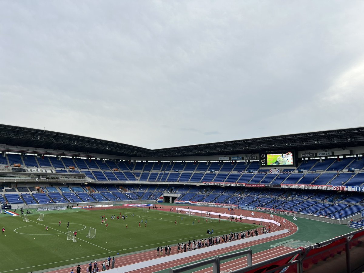 PPT_22's tweet photo. 日産スタジアムなう https://t.co/mWRT8alYqn