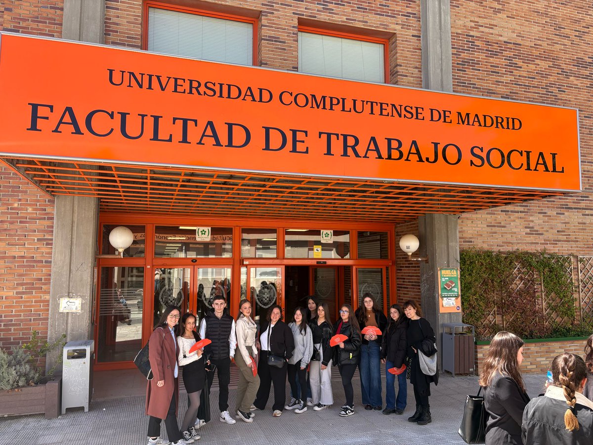 ♦ Las historias reales abren puertas al pensamiento crítico y al aprendizaje emocional: la educación con sentido empieza ahí.
👉elpais.com/educacion/escu…
👉Una red de centros educativos impulsa un proyecto basado en historias de vida que busca recuperar la memoria familiar,