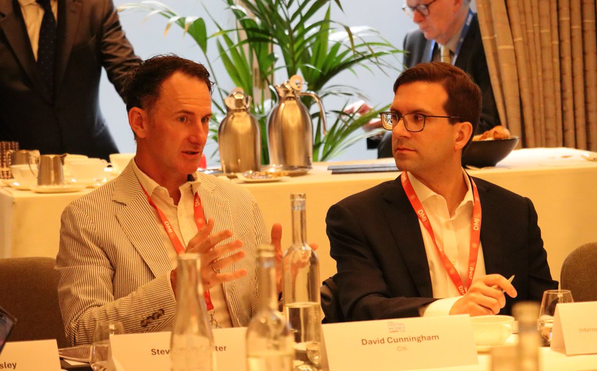 OMFIFDMI's tweet image. 馃敀 Tokenising private money: stablecoins versus tokenised deposits
A private roundtable opens day two of OMFIF鈥檚 Digital Money Summit 2025.
Speakers include:
馃憠Yesha Yadav of @vanderbiltlaw
馃憠Gabriel Callsen of the International Capital Market Association