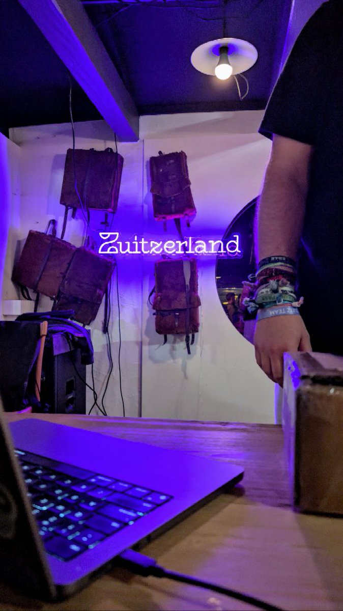 zuitzerland's tweet image. 