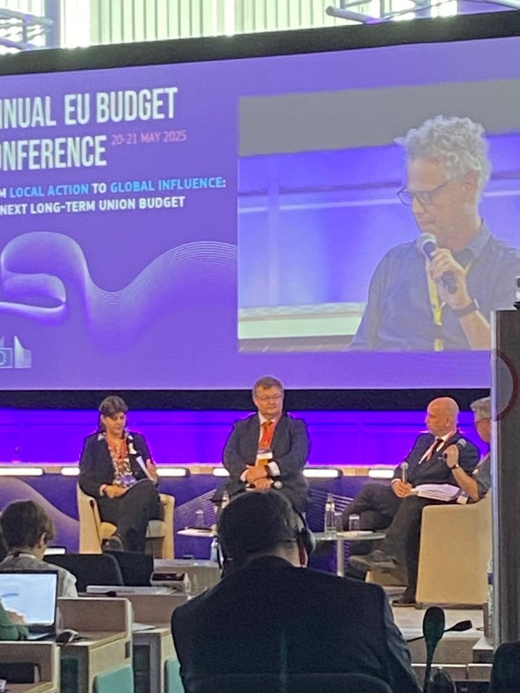 Simon Van Dorpe (@simonvandorpe) on Twitter photo Similarly to a rule-of-law conditionality, EU Chief Prosecutor <a href="/EUProsecutor/">European Public Prosecutor’s Office (EPPO)</a> Laura Kövesi calls for a “judicial cooperation conditionality” with countries outside the EU “to cripple the financial power of organised criminal groups in Europe” #ABC2025 Similarly to a rule-of-law conditionality, EU Chief Prosecutor <a href="/EUProsecutor/">European Public Prosecutor’s Office (EPPO)</a> Laura Kövesi calls for a “judicial cooperation conditionality” with countries outside the EU “to cripple the financial power of organised criminal groups in Europe” #ABC2025