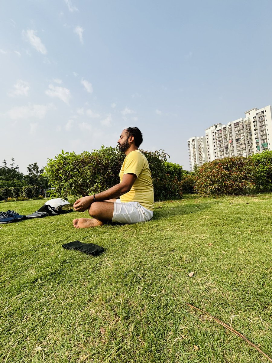 आत्म-विश्वास और योग के साथ, हर चुनौती पार करने का साहस मिलता है।With self-belief and yoga, you gain the courage to overcome every challenge. 
#365dayschallenge #yoga #22dayssuryanamashkarchallenge #workoutmotivation #आध्यात्मिकविकास #आंतरिकशांति