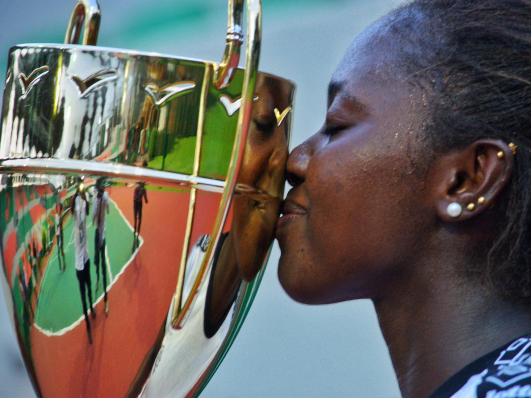 MagazineJimbere's tweet photo. 🎾 @sada_nahimana remporte sa 1ère victoire dans un tournoi majeur du circuit professionnel 

😎 En dominant la Marocaine El Aouni (6-3,6-2) ce 20/05/2025 au #WTA250Rabat, Sada Nahimana a intégré les annales de l'histoire sportive du #Burundi en devenant pour l'occasion la seule pratiquante du Tennis au pays  (Hommes/Dames) à remporter un match dans le circuit d'un tournoi majeur

🤌🏾 Au prochain tour, cette Burundaise de 24ans va croiser le fer avec l'Espagnole Bouzas Maneiro 

🔥 Après avoir brillé au #WT50Bujumbura en avril 2025, Sada Nahimana peut espérer poursuivre son ascension dans le circuit du tennis professionnel 

✍🏼 A noter que le tournoi de WTA 250 est la 3ème catégorie des tournois dans la hiérarchie du @WTA

#Youth #JimbereSports