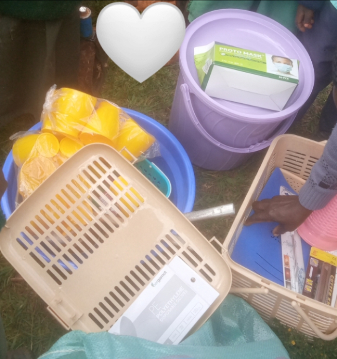 fancyteacher_'s tweet photo. @Food4Education just landed in our school. #embucounty #goodjob https://t.co/0bjn8ARz2U