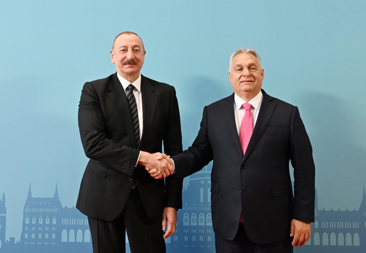 The Informal Summit of the Heads of State of the Organization of Turkic States (OTS) began in Budapest, the capital of Hungary. Prime Minister of Hungary Viktor Orbán welcomed President Ilham Aliyev.

president.az/en/articles/vi…